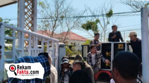 Aksi Demo di Kejati Gorontalo, Minta Hamim Pou Ditahan