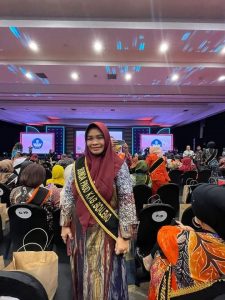 Dr.Heldy Vanny Alam Terima Penghargaan Sebagai Bunda Paud Berprestasi Tingkat Nasioanl