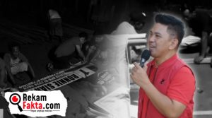 Masyarakat di Batudaa Gotong Royong Buat Rangka Kayu Untuk APK Ronnie Sianturi