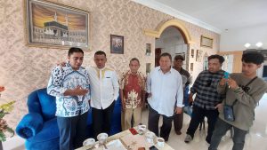 Breaking News: Mantan Bupati Pohuwato Syarif Mbuinga Silaturhami di Kediaman Robby Hunawa?