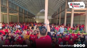 Tak Terbendung, Ribuan Massa sambut Kedatangan Ronnie Sianturi di Tibawa