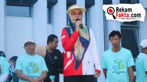 Peringati Hardiknas 2024, Pemda Bonbol Gelar Jalan Sehat