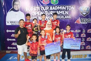 Bupati Merlan Tutup Turnamen Badminton Bone Bolango Cemerlang Tahun 2024