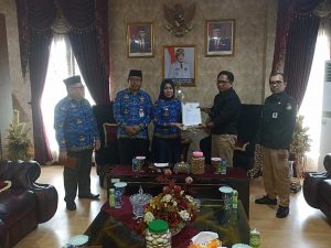 KPU Serahkan Dokumen 25 Caleg Terpilih ke Pj Bupati Gorut