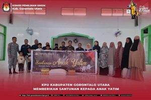 KPU Gorontalo Utara Santuni Anak Yatim-Piatu Desa Mootinelo