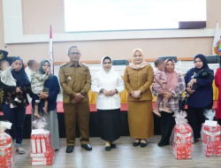 Balita Beresiko Stunting mendapat Bantuan Susu Dari DPPKB-P3A 