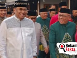 Rachmat Gobel Salat Idul Adha di Masjid Agung Limboto