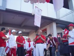 Wali Kota Gorontalo Lepas Balon Berhadiah TV, Warga Diajak Ikut Berburu Banner