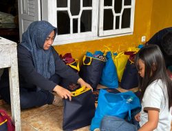 ‎‎Rakhmatiyah Deu Salurkan Amanah Rachmat Gobel, Parcel Ramadan untuk Pengurus NasDem Kabila