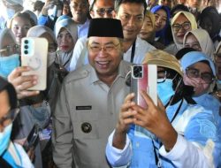 Jadi Rebutan Swafoto di PENAS XVII, Kehadiran Adhan Dambea Disambut Antusias Ribuan Warga