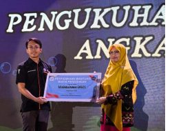 Wujud Kepedulian Alumni, IKA FK Unismuh Makassar Bantu Biaya Pendidikan Mahasiswa